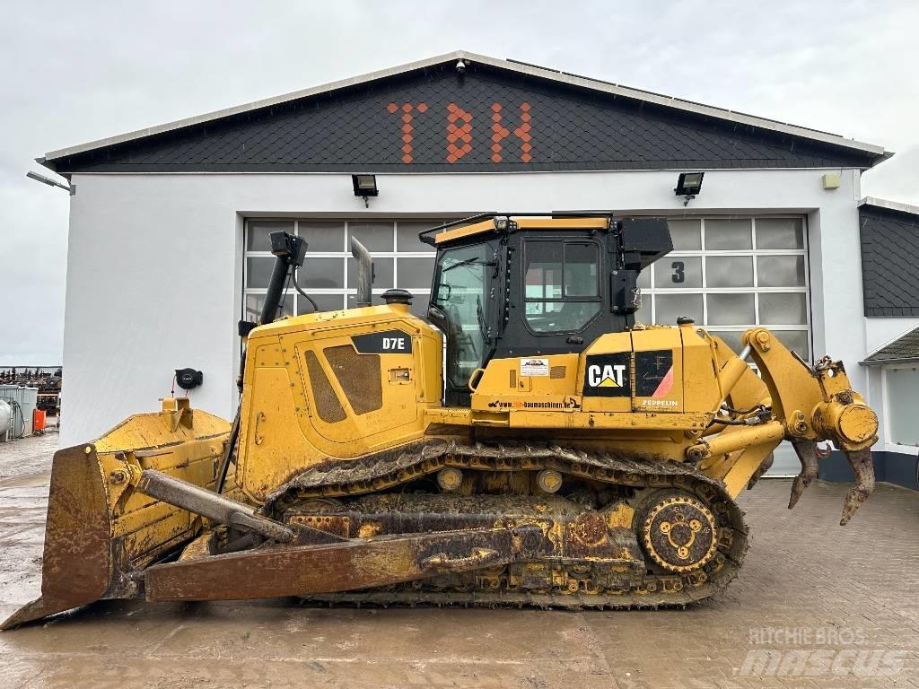 CAT D 7 E ブルドーザー
