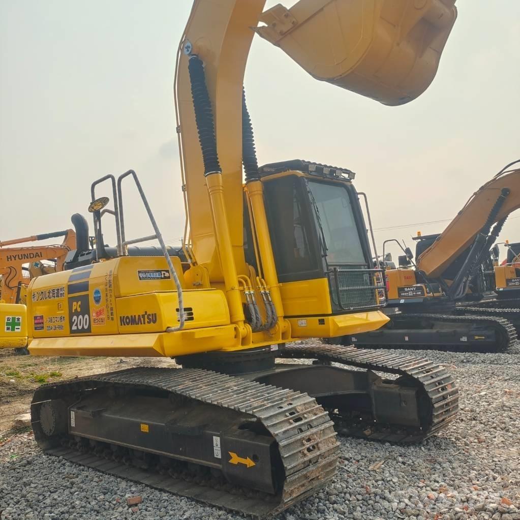 Komatsu PC200-8 大型油圧ショベル12t以上（パワーショベル・ユンボ）