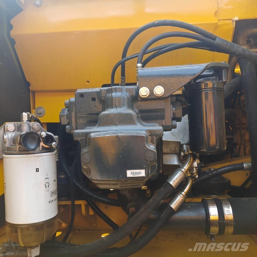 Komatsu PC200-8 大型油圧ショベル12t以上（パワーショベル・ユンボ）