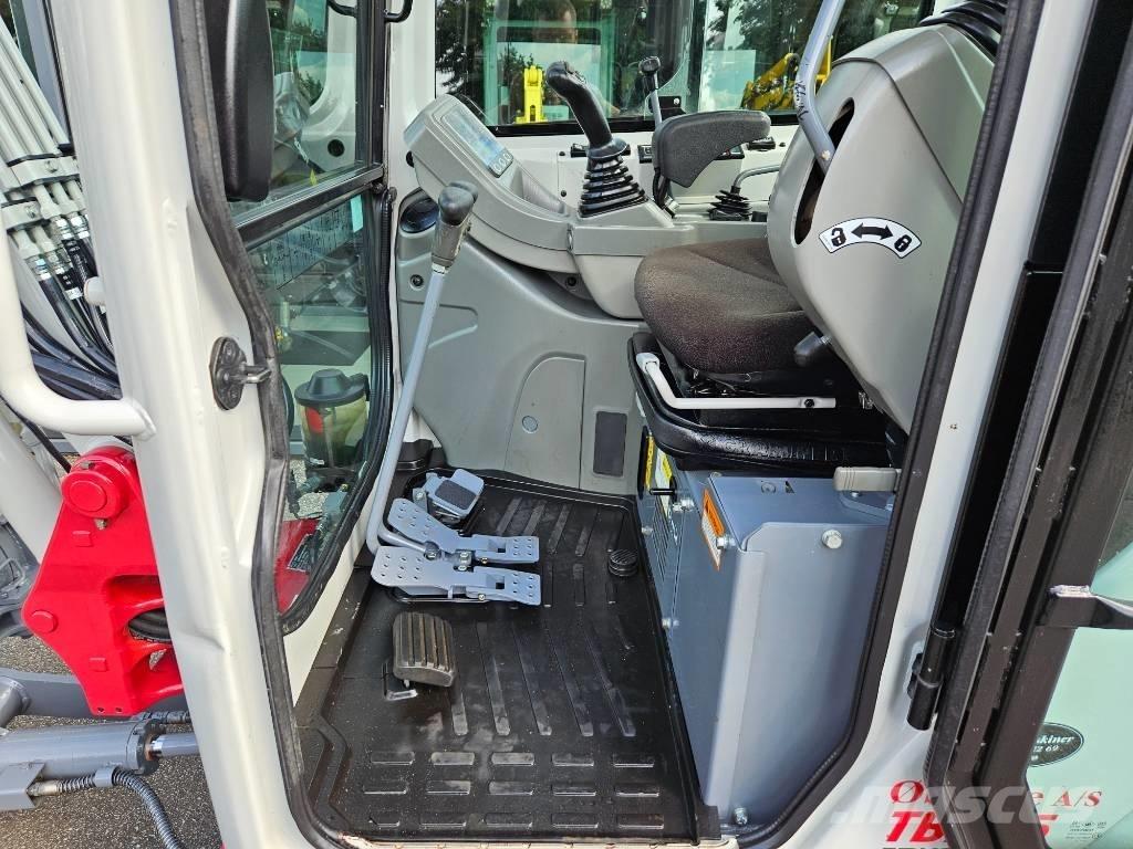 Takeuchi TB 225 ミニ油圧ショベル 7t以下（ミニユンボ・ミニディガー）