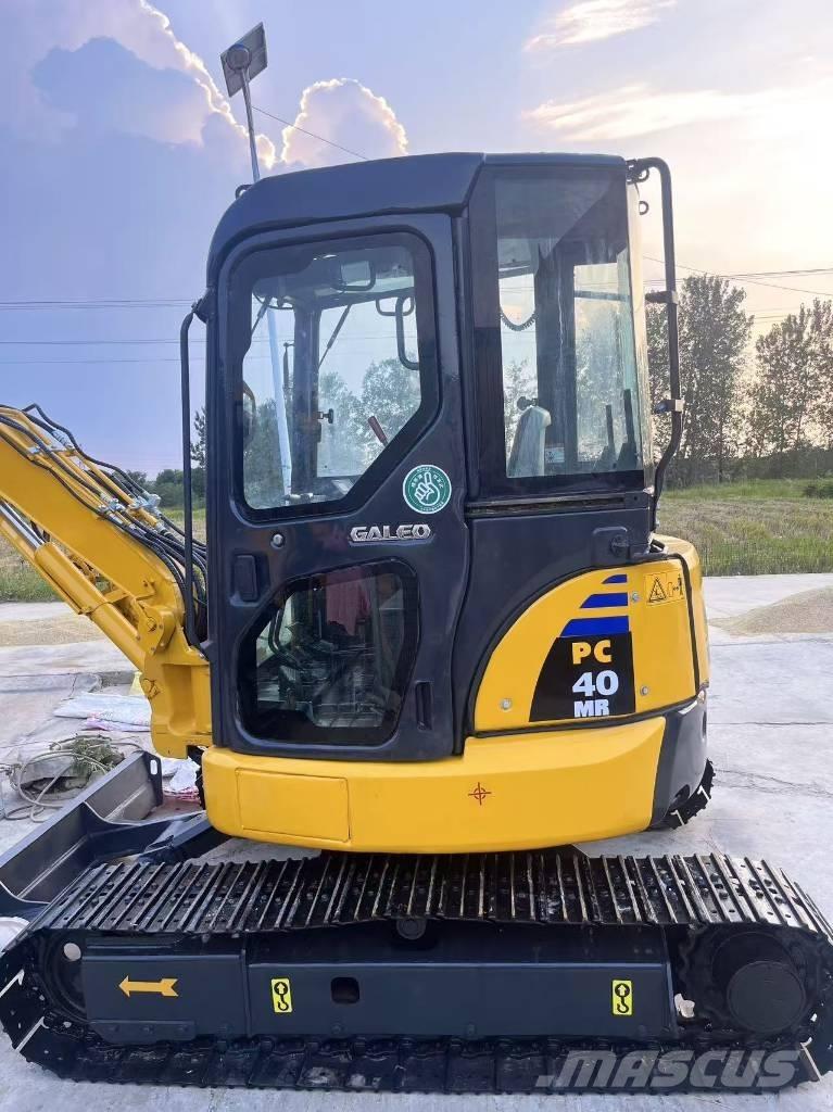 Komatsu PC 40 MR ミニ油圧ショベル 7t以下（ミニユンボ・ミニディガー）