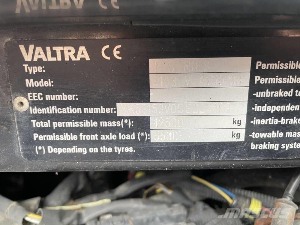 Valtra T 153 トラクター