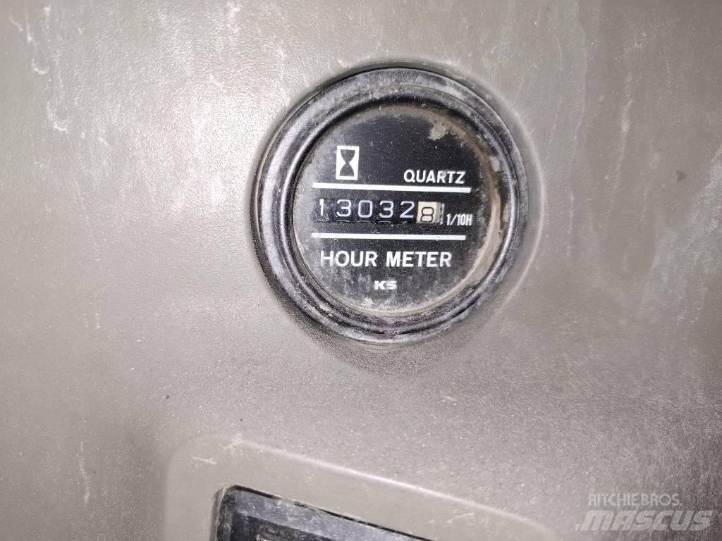 Kobelco SK 235 SR LC 大型油圧ショベル12t以上（パワーショベル・ユンボ）