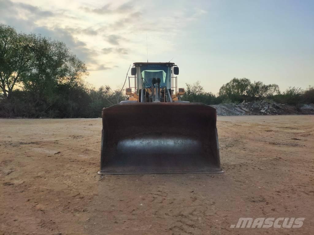 Volvo L 110 G クローラーローダー