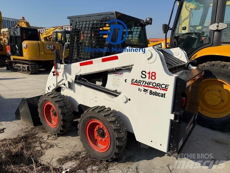 Bobcat S 18 スキッドステアローダー