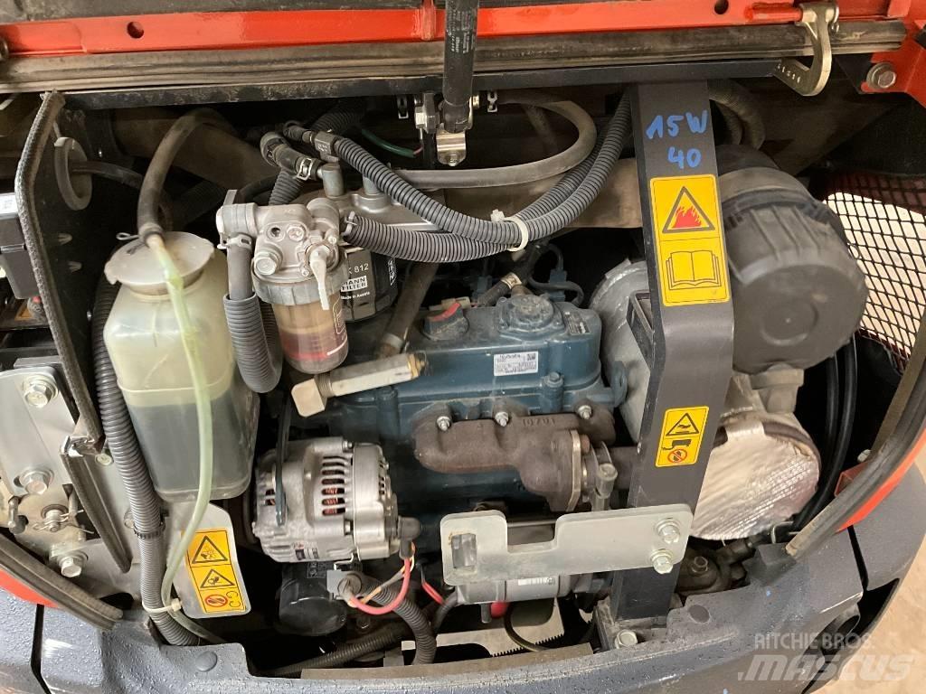 Kubota KX 018-4 ミニ油圧ショベル 7t以下（ミニユンボ・ミニディガー）