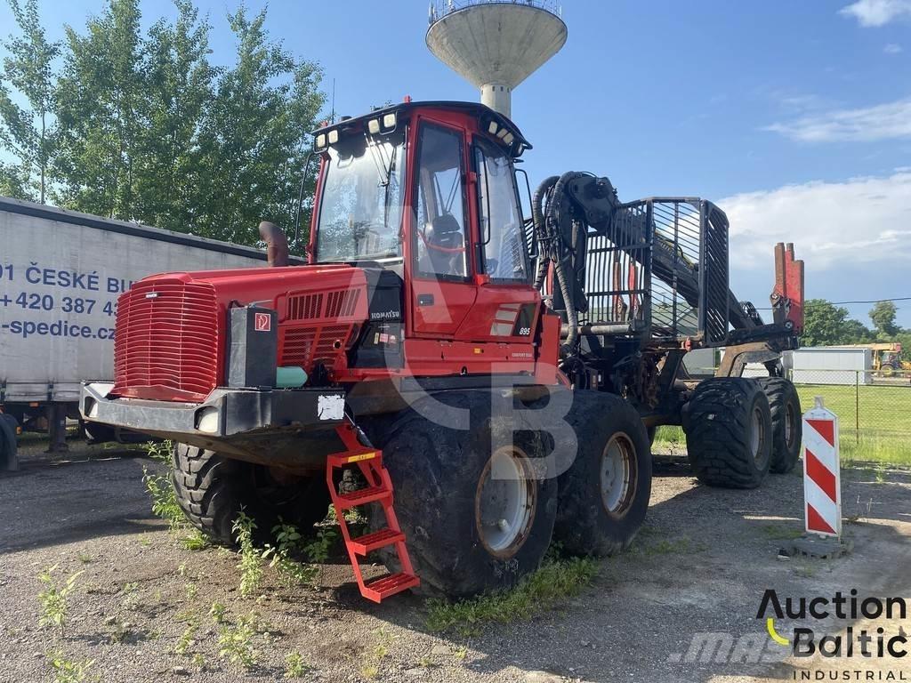 Komatsu 895 フォワーダー