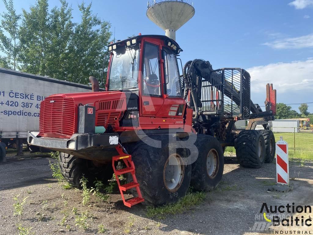Komatsu 895 フォワーダー