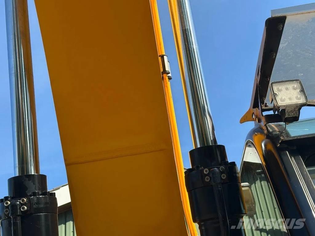 JCB JS220LC plus 大型油圧ショベル12t以上（パワーショベル・ユンボ）