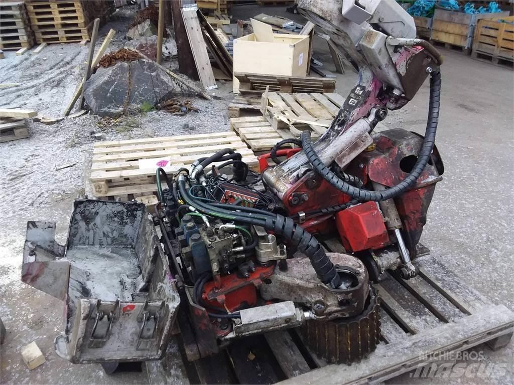 Log Max 4000T ハーベスタヘッド
