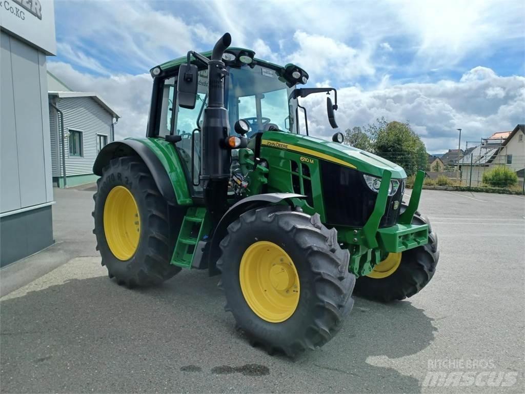 John Deere 6110M トラクター