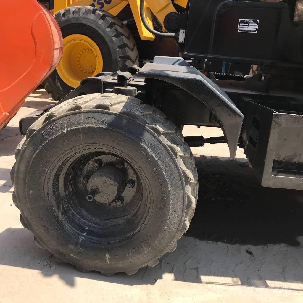 Hyundai 60 W ホイール式油圧ショベル（パワーショベル・ユンボ・バックホー）