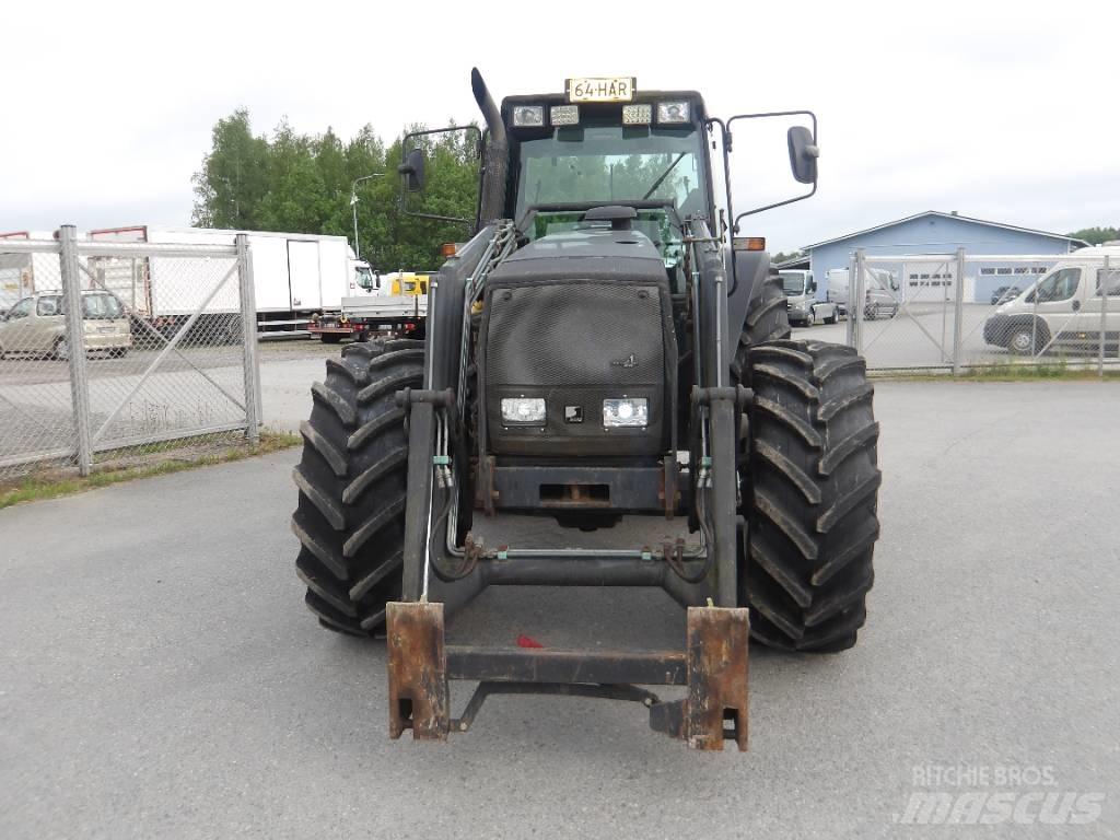 Valtra 8050 トラクター