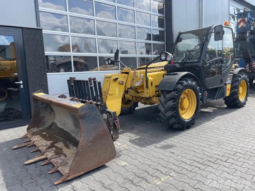 Komatsu WH609-1ED テレスコーピックハンドラー