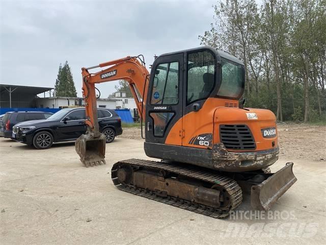 Doosan DX 60 ミニ油圧ショベル 7t以下（ミニユンボ・ミニディガー）