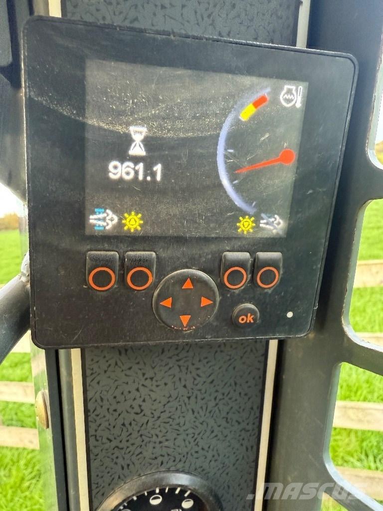 Gehl R 105 スキッドステアローダー