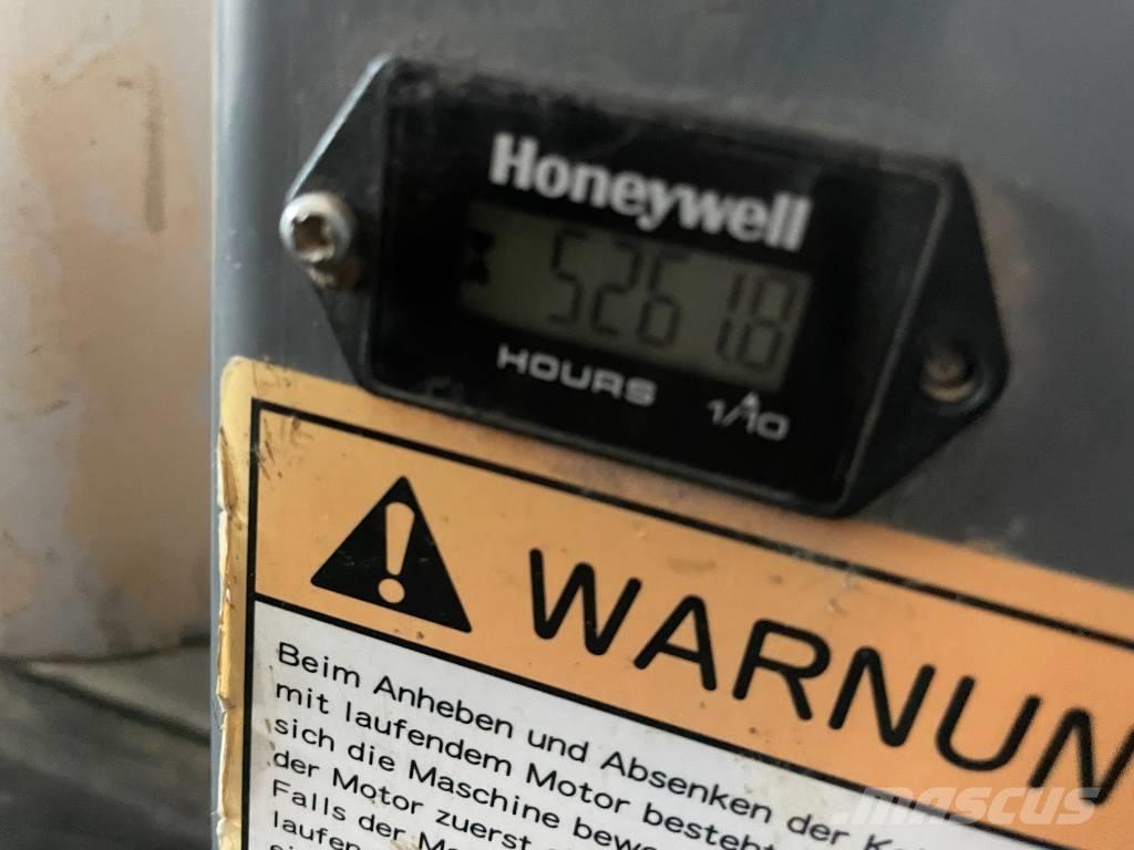 Takeuchi TB 250 ミニ油圧ショベル 7t以下（ミニユンボ・ミニディガー）