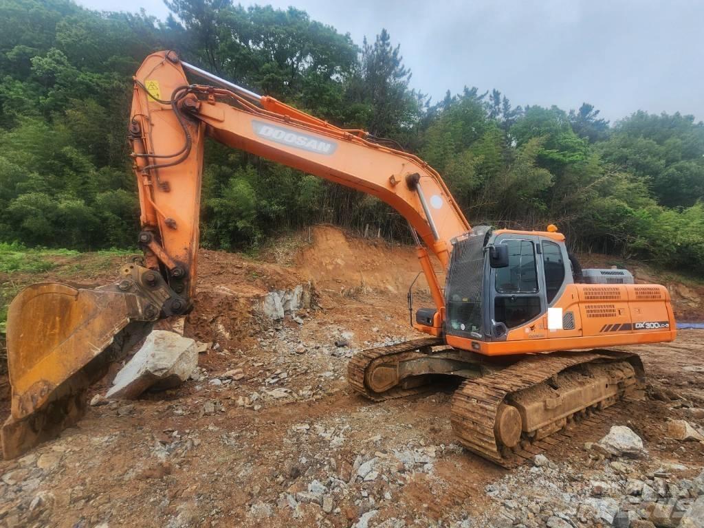 Doosan DX 300 LC-5 大型油圧ショベル12t以上（パワーショベル・ユンボ）