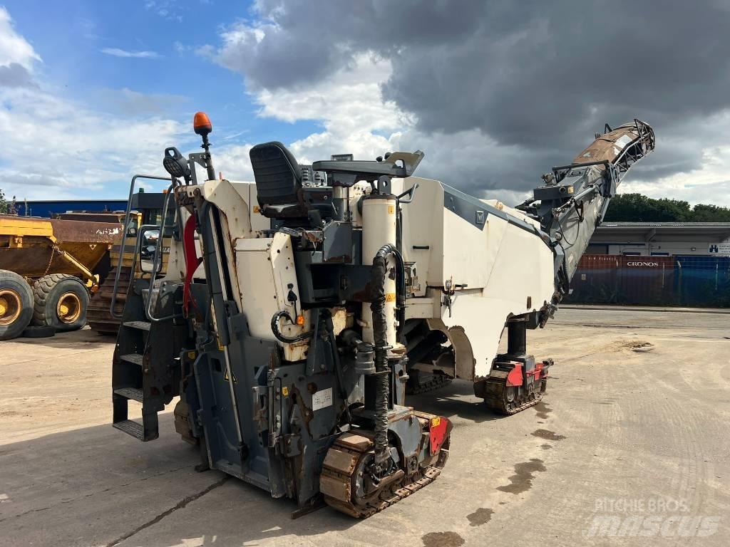 Wirtgen W100CFI アスファルトコールドミリングマシーン
