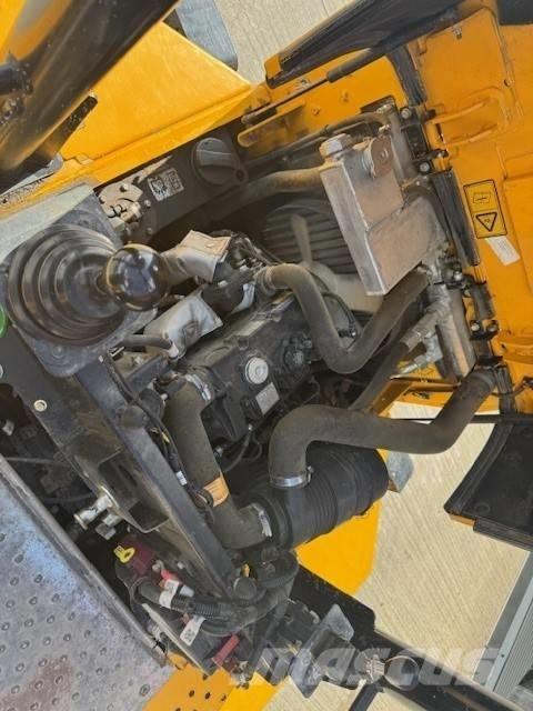 JCB 3STH 2S5 サイト　ダンプ
