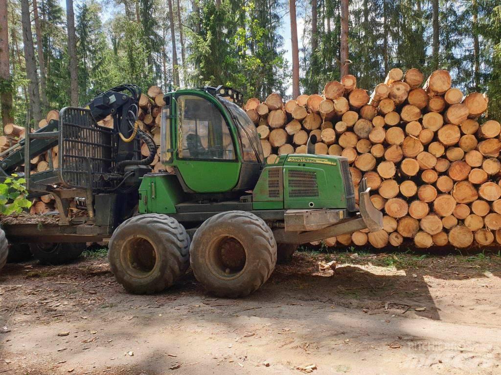 John Deere 1110 E フォワーダー