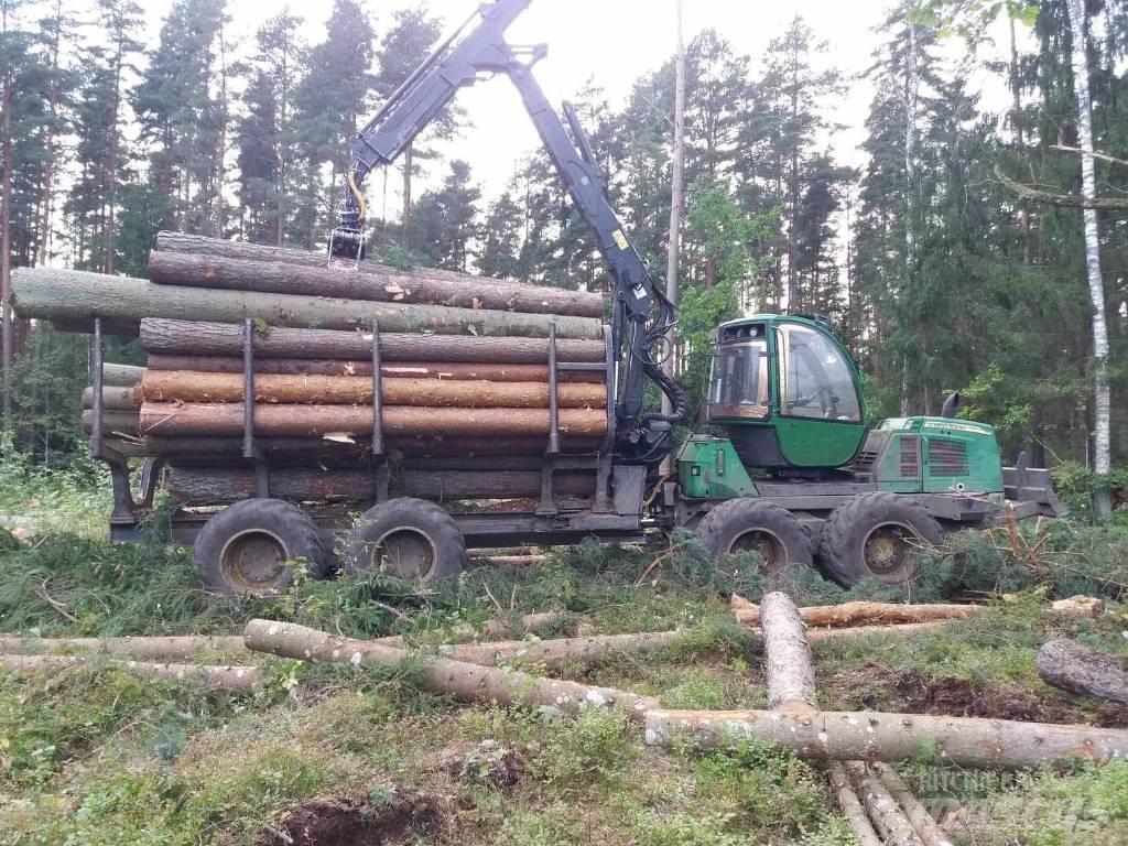 John Deere 1110 E フォワーダー