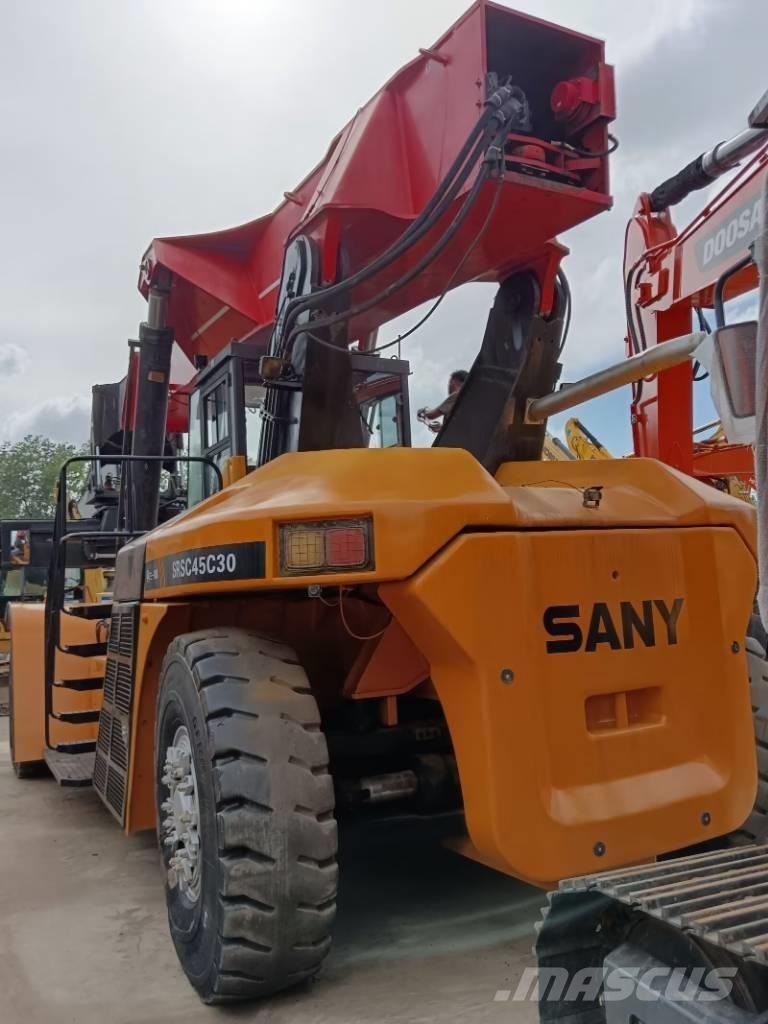 Sany SRSC 45 C30 リーチスタッカー