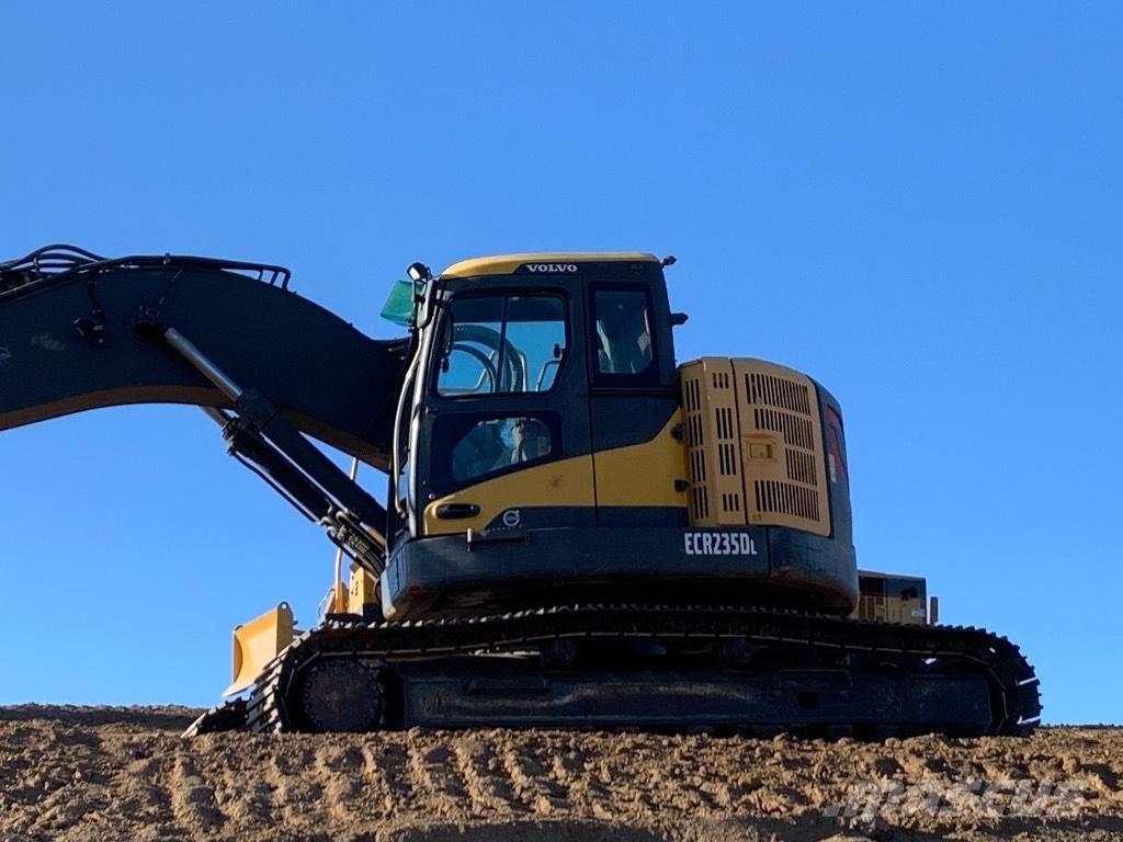 Komatsu 138 us -8 大型油圧ショベル12t以上（パワーショベル・ユンボ）