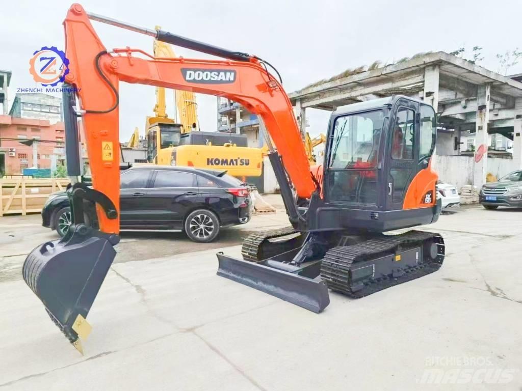 Doosan DX 55 ミニ油圧ショベル 7t以下（ミニユンボ・ミニディガー）