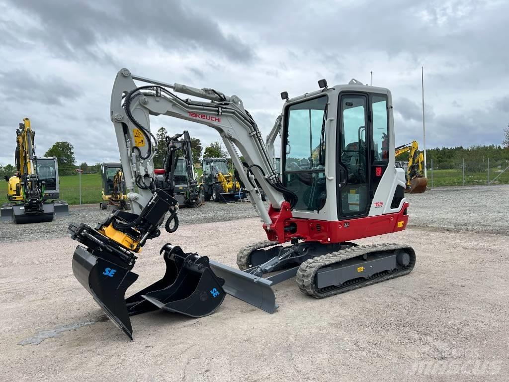 Takeuchi TB225 ミニ油圧ショベル 7t以下（ミニユンボ・ミニディガー）