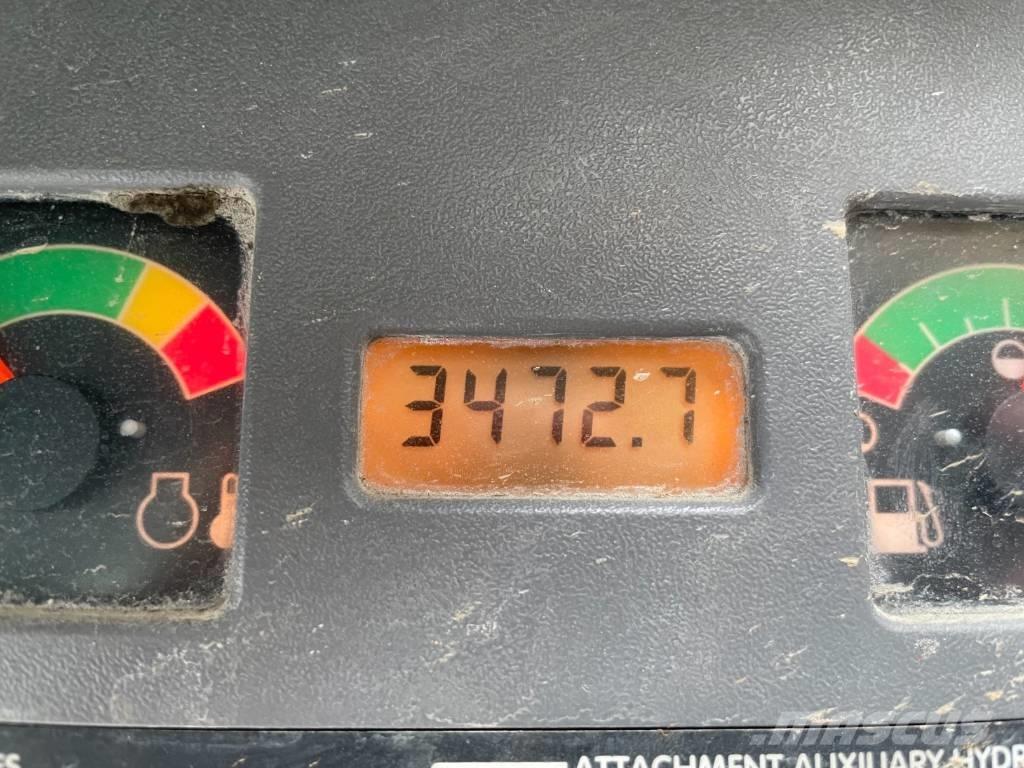 Bobcat T190 スキッドステアローダー