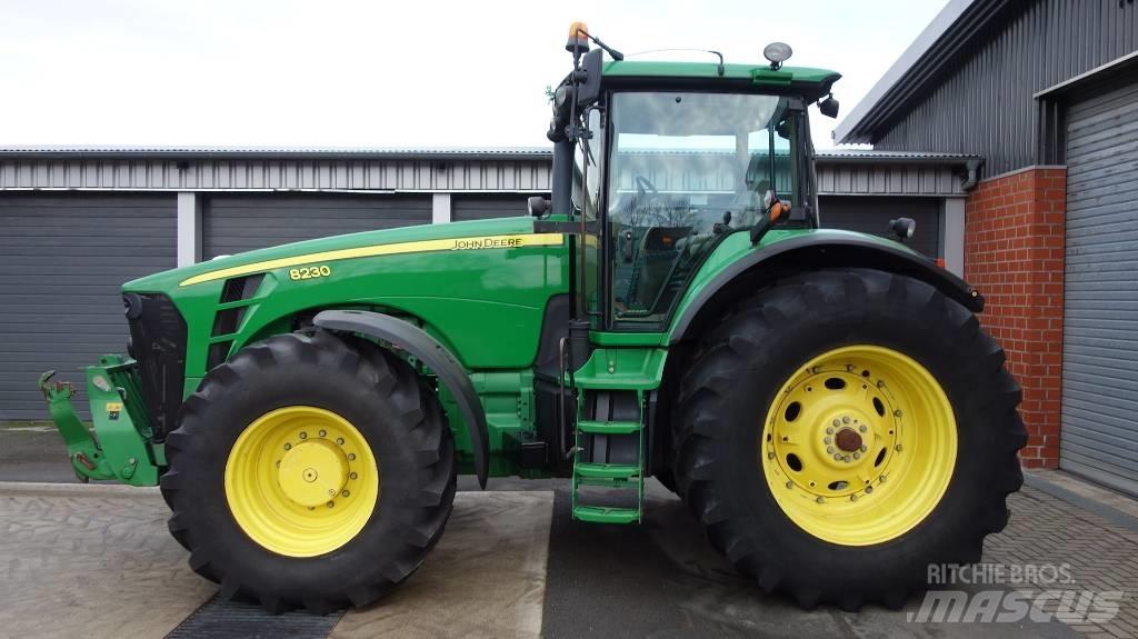 John Deere 8230 ILS トラクター