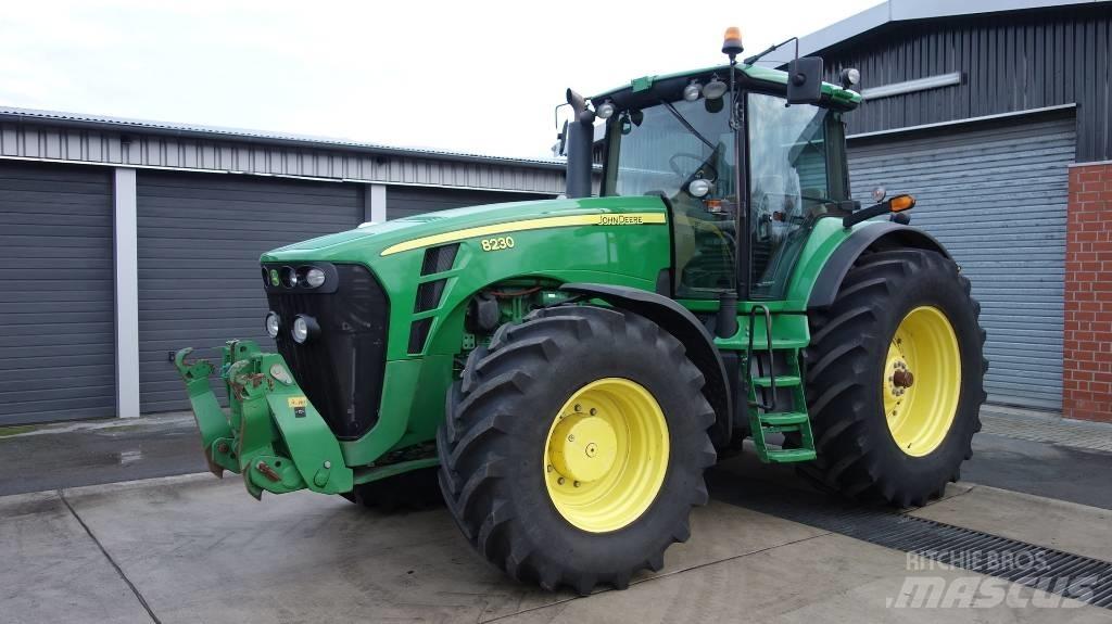 John Deere 8230 ILS トラクター