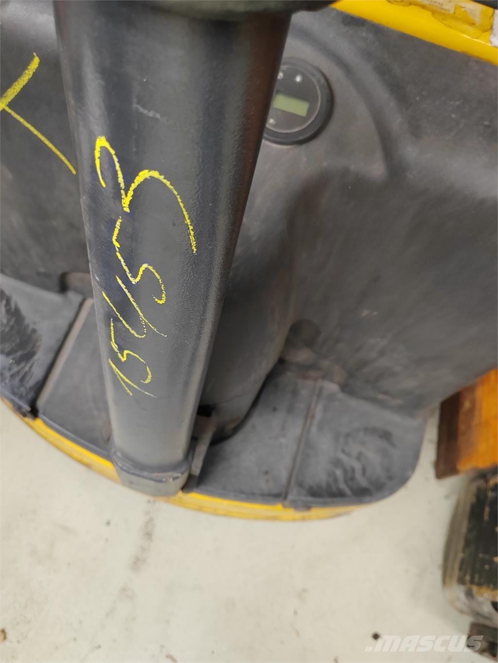 OM TL 18 ウォーキンフォークリフト