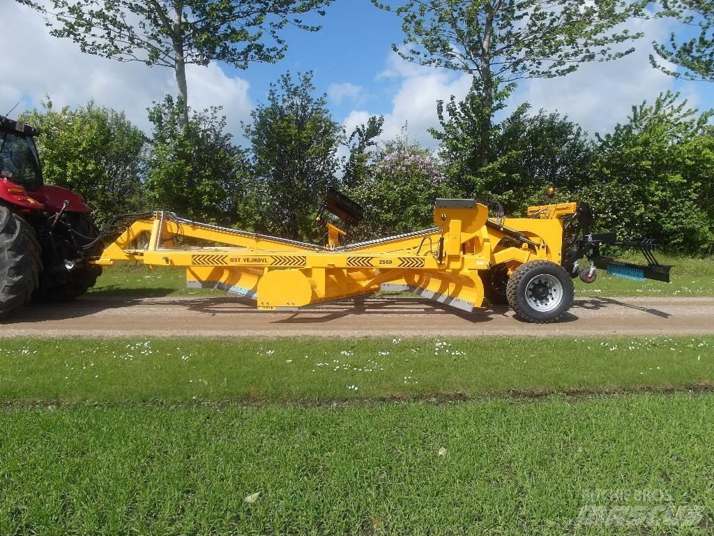 GST VEJHØVL 2550 モーターグレーダー