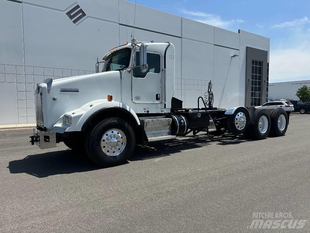 Kenworth T 800 キャブ付きシャーシ