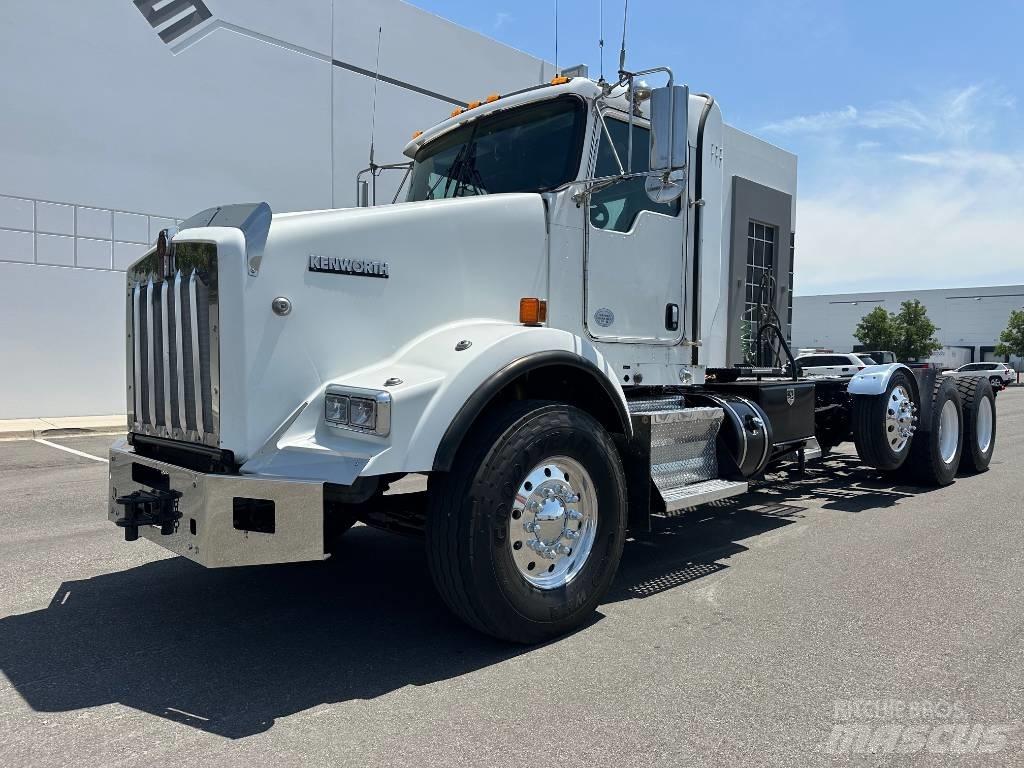 Kenworth T 800 キャブ付きシャーシ