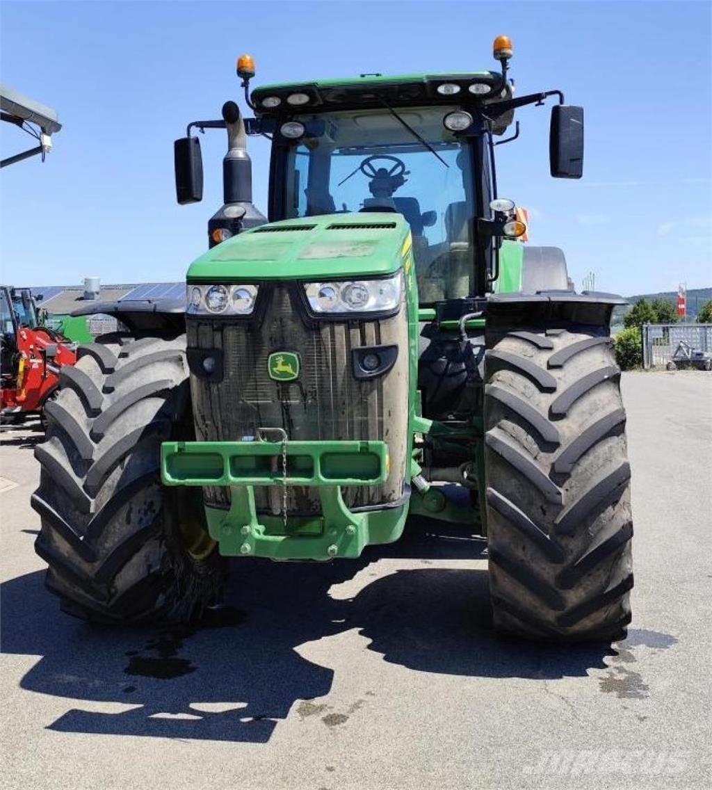 John Deere 8370 R トラクター