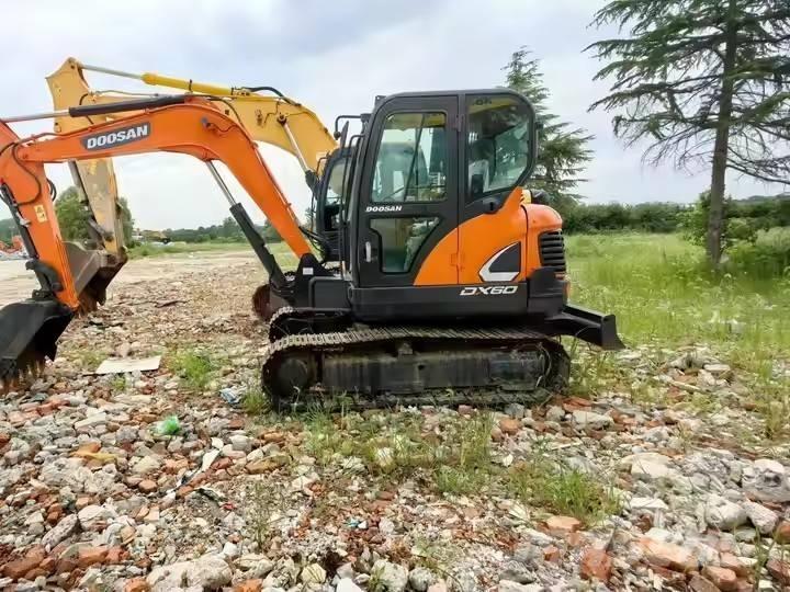 Doosan DX 60 大型油圧ショベル12t以上（パワーショベル・ユンボ）
