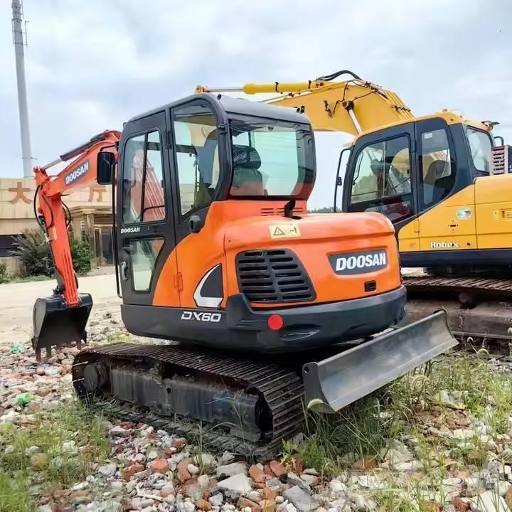 Doosan DX 60 大型油圧ショベル12t以上（パワーショベル・ユンボ）