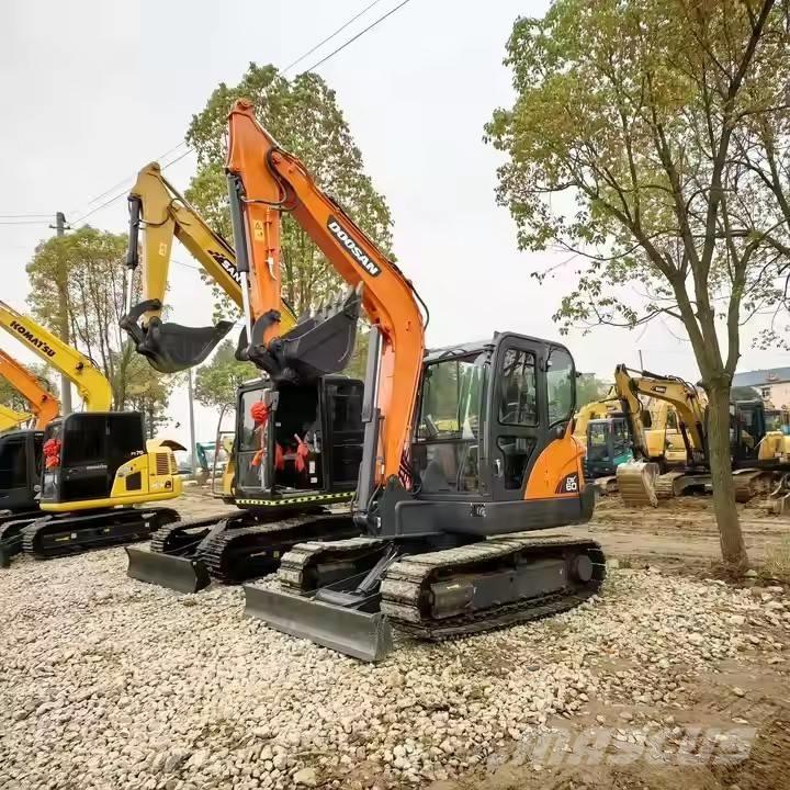 Doosan DX 60 大型油圧ショベル12t以上（パワーショベル・ユンボ）
