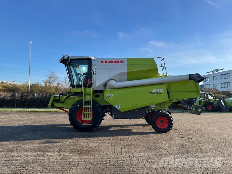 CLAAS AVERO 240 コンバイン