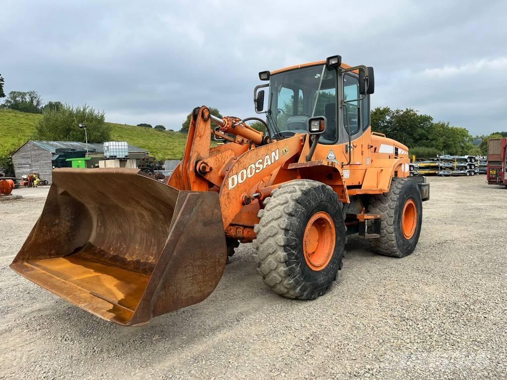 Doosan DL 200 ホイールローダー・タイヤショベル