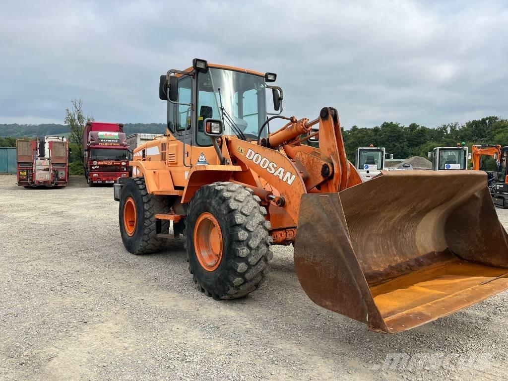 Doosan DL 200 ホイールローダー・タイヤショベル