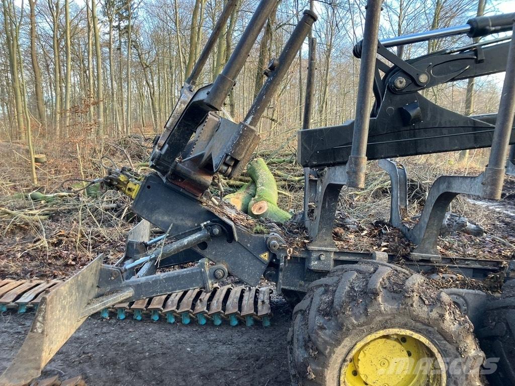 John Deere 1210 G フォワーダー