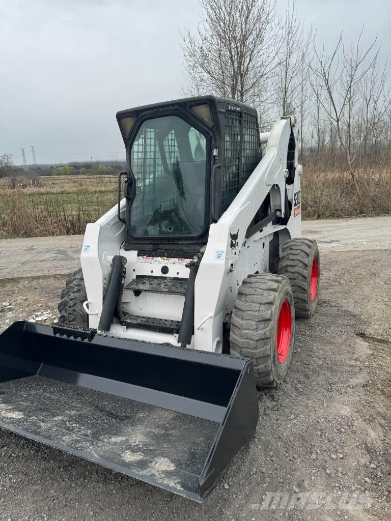 Bobcat S 300 スキッドステアローダー