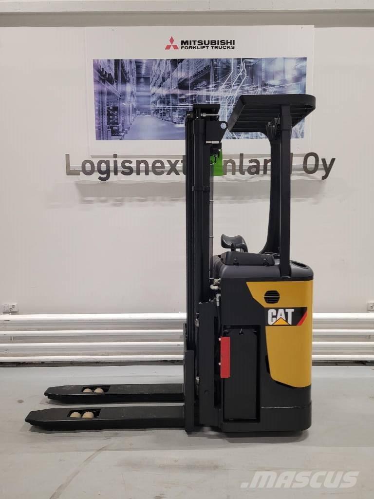 CAT NSR 16NI 自走式スタッカー