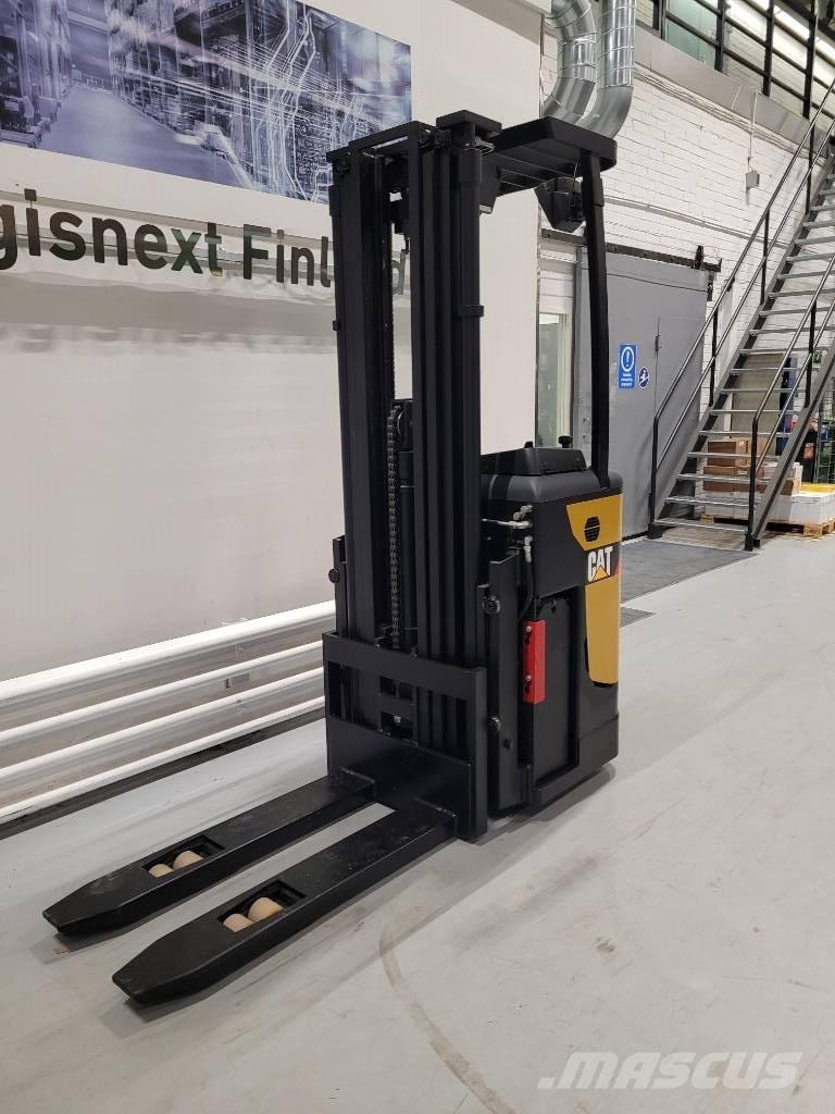 CAT NSR 16NI 自走式スタッカー