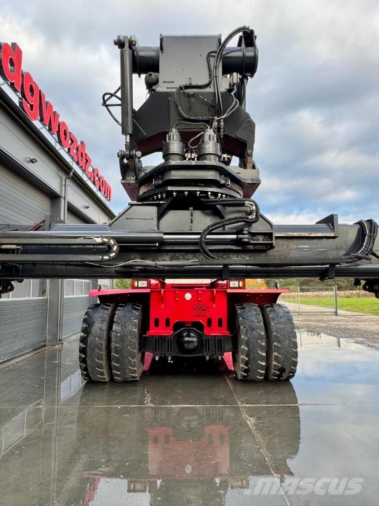 CVS Ferrari F465 リーチスタッカー