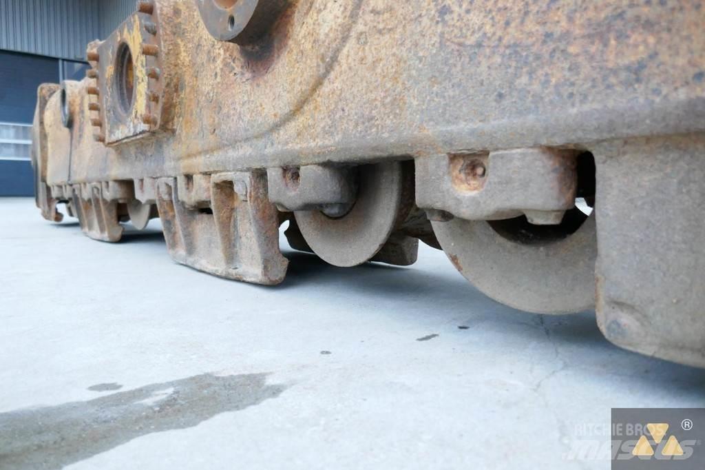 CAT 261-3082 シャーシ及びサスペンション